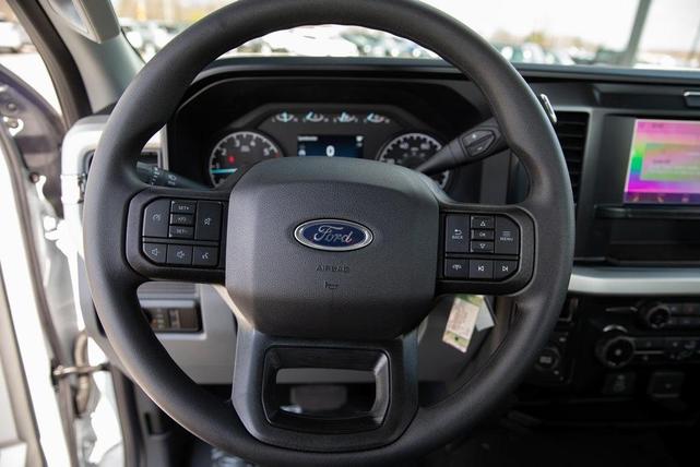 Photo of 2025 Oxford White Ford F-350