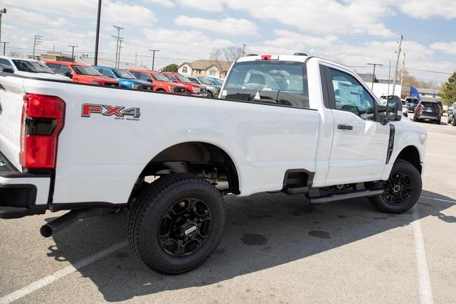 Photo of 2025 Oxford White Ford F-350