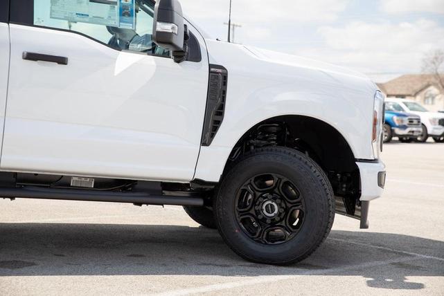 Photo of 2025 Oxford White Ford F-350