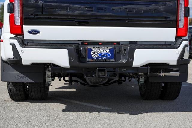 Photo of 2026 White Metallic Ford F-450