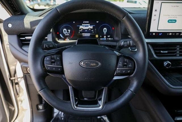 Photo of 2025 Star White Ford Explorer
