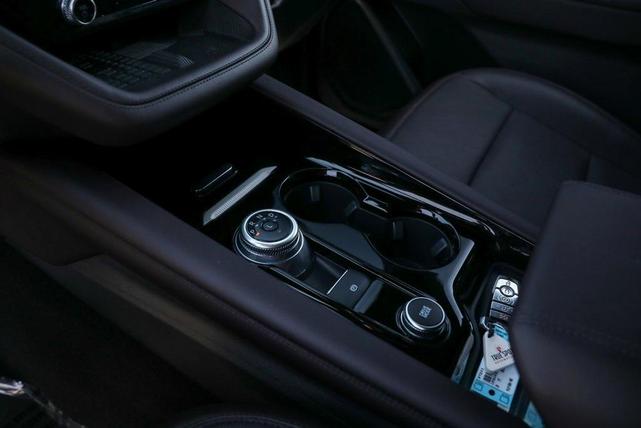 Photo of 2025 Star White Ford Explorer