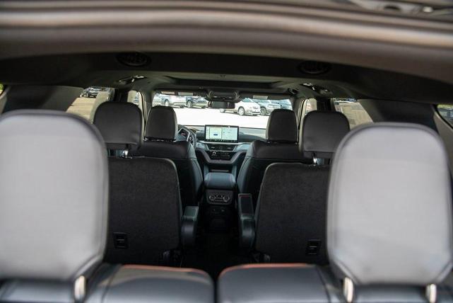 Photo of 2025 Gray Metallic Ford Explorer
