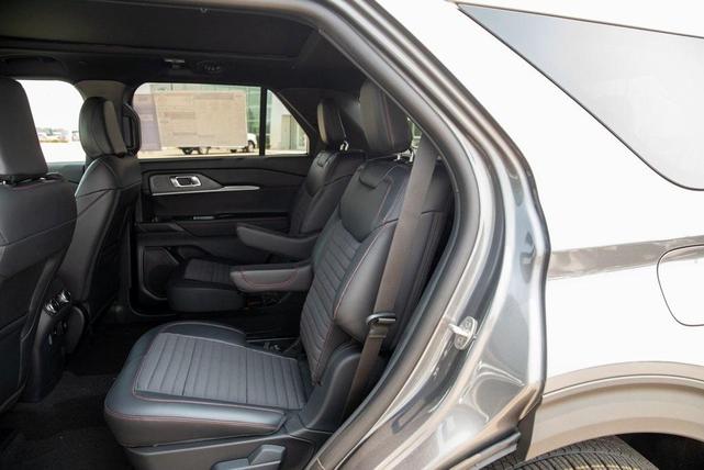 Photo of 2025 Gray Metallic Ford Explorer