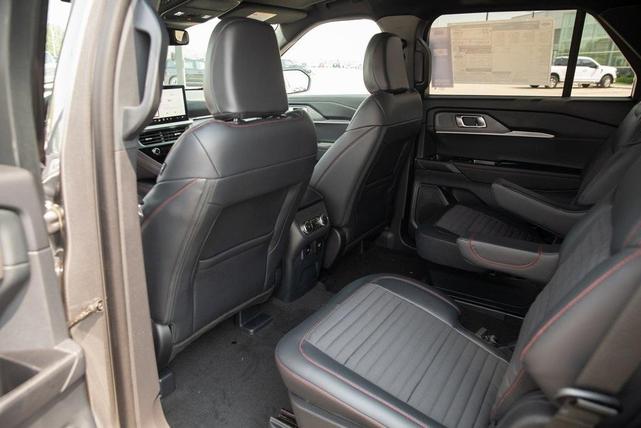 Photo of 2025 Gray Metallic Ford Explorer
