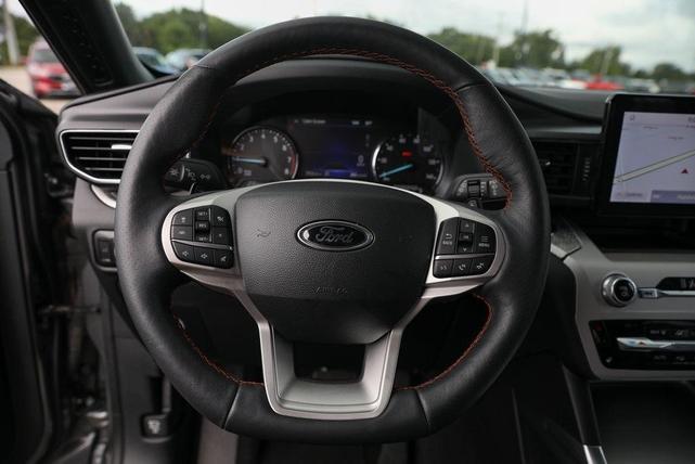 Photo of 2024 Carbonized Gray Metallic Ford Explorer