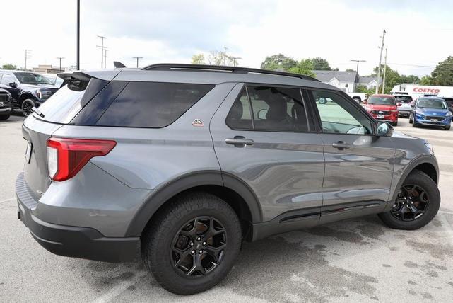 Photo of 2024 Carbonized Gray Metallic Ford Explorer