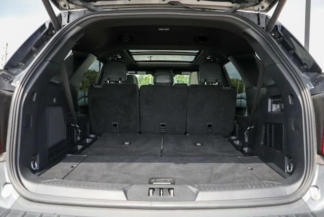 Photo of 2024 Carbonized Gray Metallic Ford Explorer