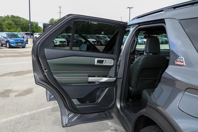 Photo of 2024 Carbonized Gray Metallic Ford Explorer