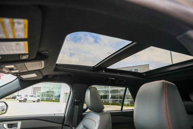 Photo of 2024 Carbonized Gray Metallic Ford Explorer