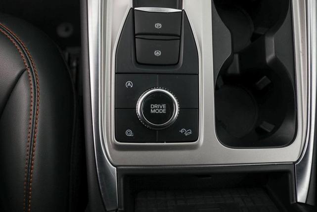 Photo of 2024 Carbonized Gray Metallic Ford Explorer