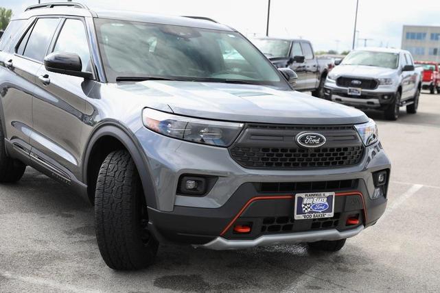 Photo of 2024 Carbonized Gray Metallic Ford Explorer