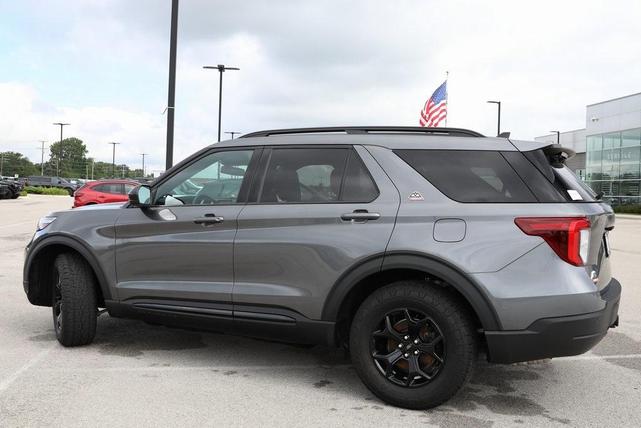 Photo of 2024 Carbonized Gray Metallic Ford Explorer