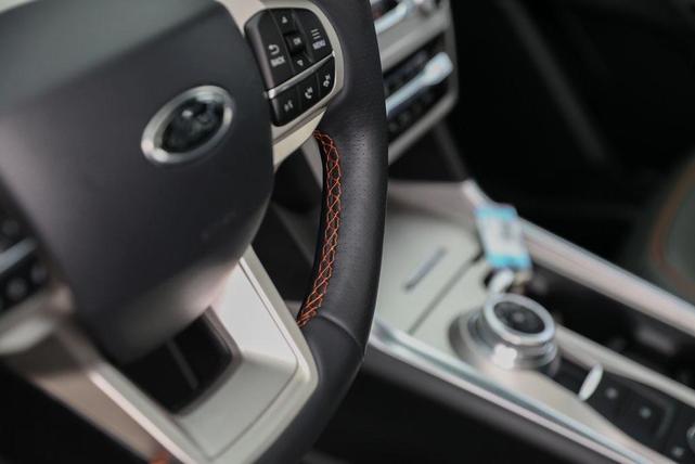 Photo of 2024 Carbonized Gray Metallic Ford Explorer