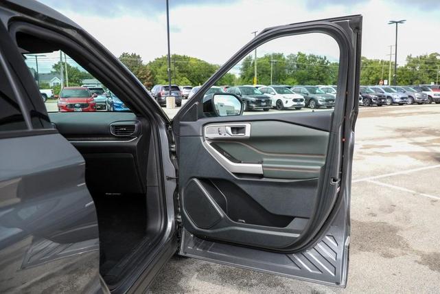 Photo of 2024 Carbonized Gray Metallic Ford Explorer