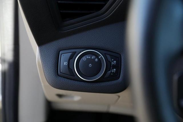 Photo of 2017 White Gold Metallic Ford C-Max Energi