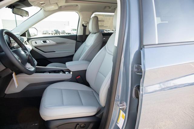Photo of 2025 Vapor Blue Ford Explorer