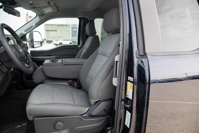 Photo of 2025 Blue Ford F-250