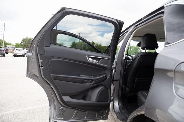 Photo of 2024 Carbonized Gray Metallic Ford Edge