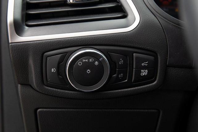 Photo of 2024 Carbonized Gray Metallic Ford Edge