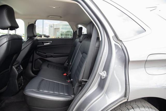 Photo of 2024 Carbonized Gray Metallic Ford Edge