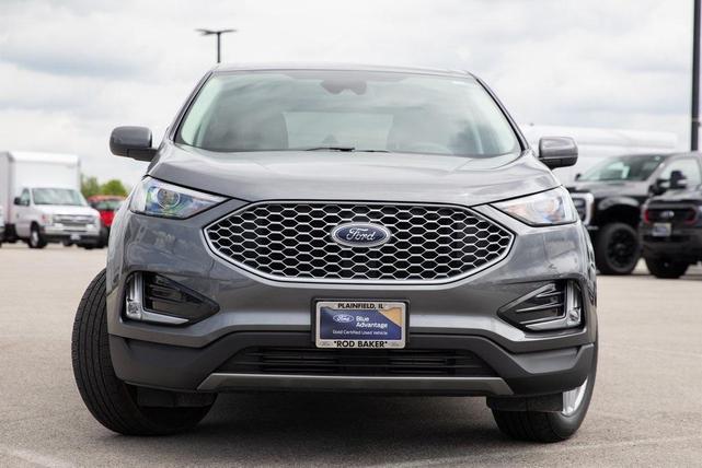 Photo of 2024 Carbonized Gray Metallic Ford Edge