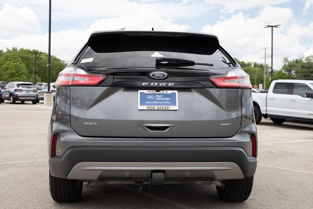 Photo of 2024 Carbonized Gray Metallic Ford Edge