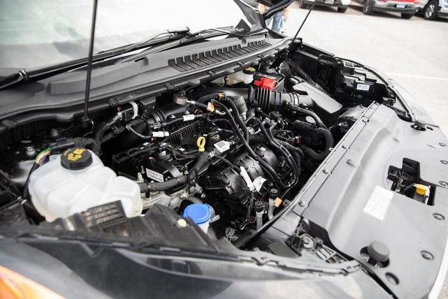 Photo of 2024 Carbonized Gray Metallic Ford Edge
