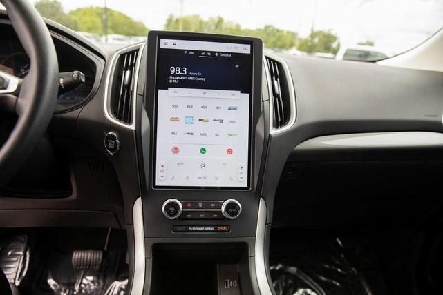 Photo of 2024 Carbonized Gray Metallic Ford Edge