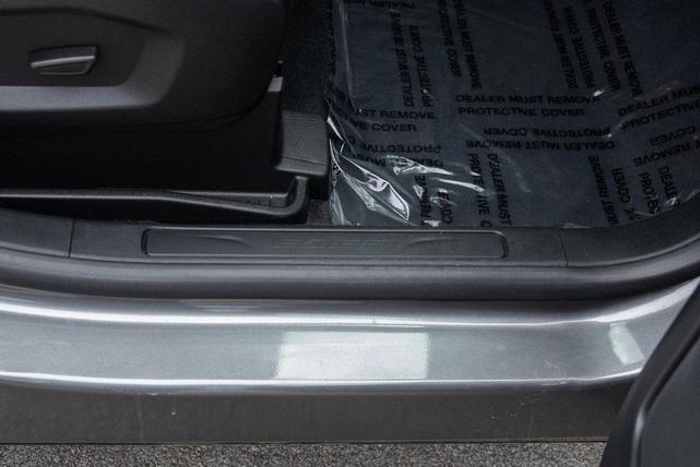 Photo of 2024 Carbonized Gray Metallic Ford Edge