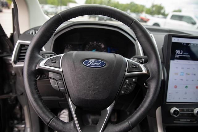 Photo of 2024 Carbonized Gray Metallic Ford Edge