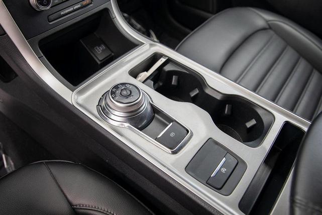 Photo of 2024 Carbonized Gray Metallic Ford Edge