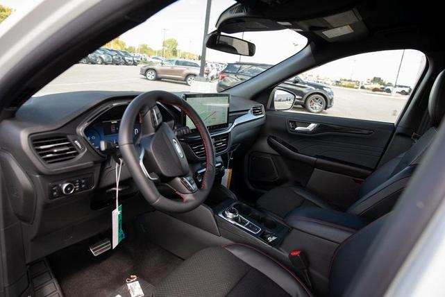 Photo of 2024 White Metallic Ford Escape