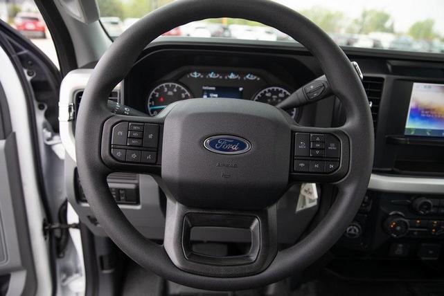 Photo of 2025 Oxford White Ford F-250