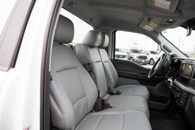 Photo of 2025 Oxford White Ford F-250