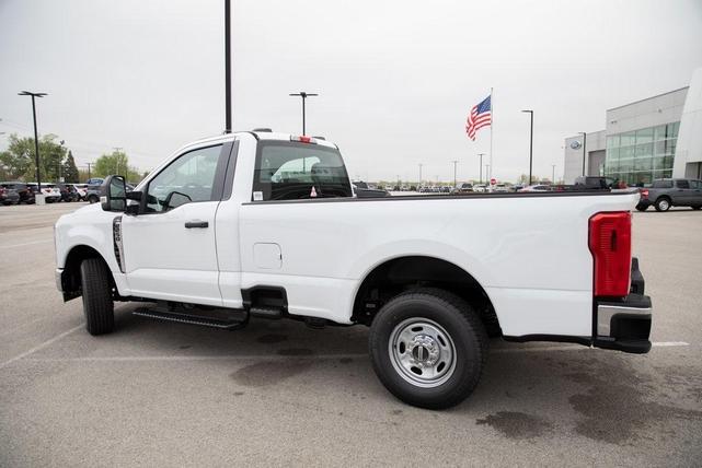 Photo of 2025 Oxford White Ford F-250