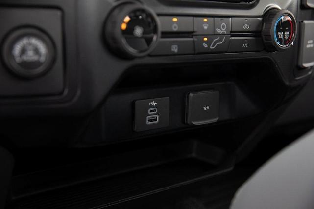 Photo of 2025 Oxford White Ford F-250