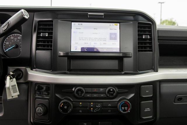 Photo of 2025 Oxford White Ford F-250