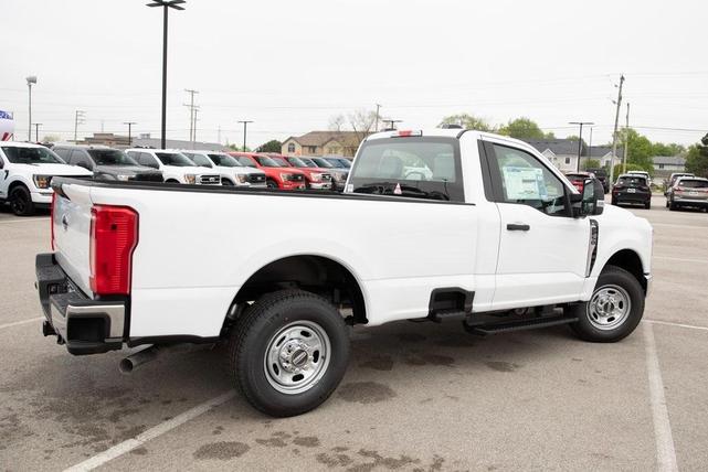 Photo of 2025 Oxford White Ford F-250