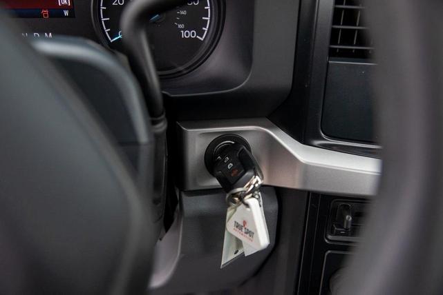 Photo of 2025 Oxford White Ford F-250