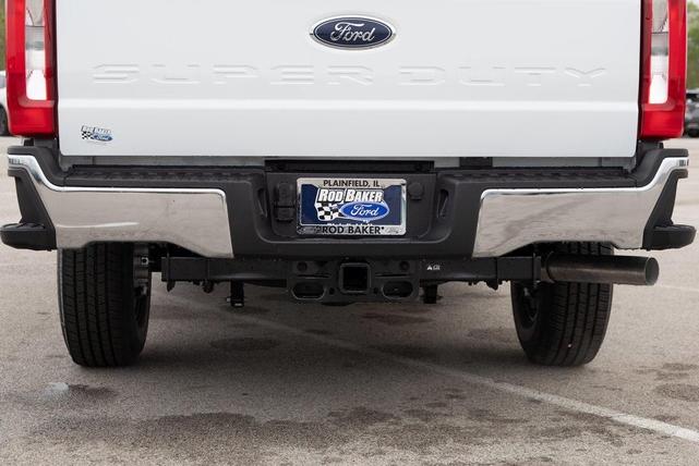 Photo of 2025 Oxford White Ford F-250