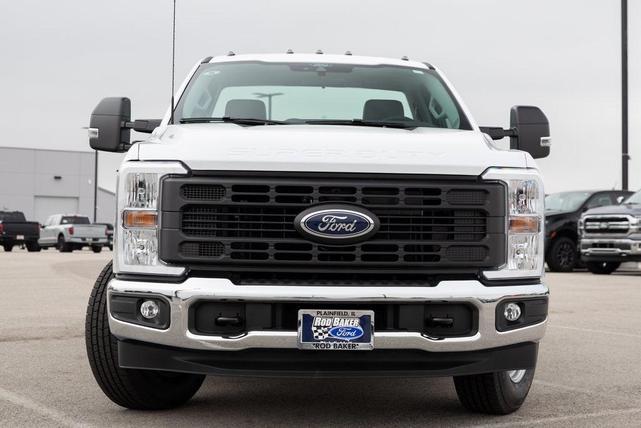 Photo of 2025 Oxford White Ford F-250