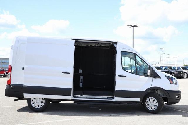Photo of 2025 Oxford White Ford Transit-250