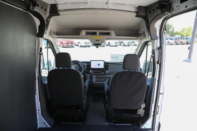 Photo of 2025 Oxford White Ford Transit-250