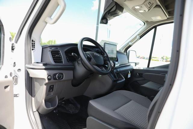 Photo of 2025 Oxford White Ford Transit-250