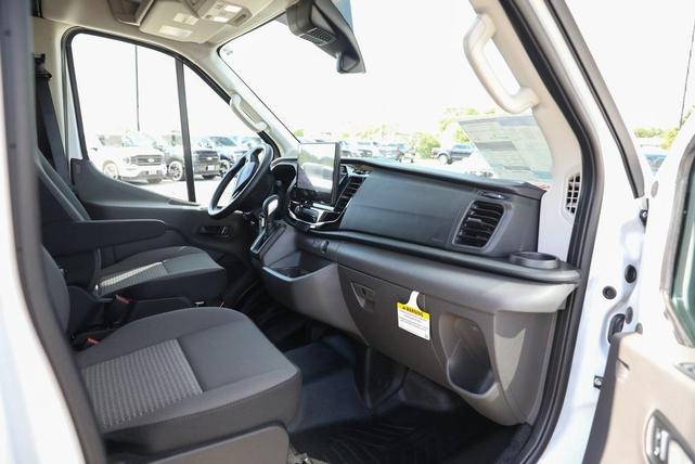 Photo of 2025 Oxford White Ford Transit-250