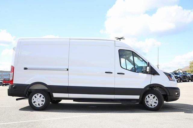 Photo of 2025 Oxford White Ford Transit-250