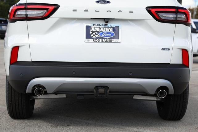 Photo of 2025 White Ford Escape