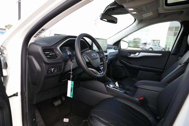 Photo of 2025 White Ford Escape