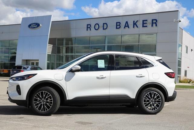 Photo of 2025 White Ford Escape